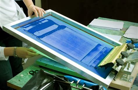 What Is Screen Print Transfer: A Detailed Exploration